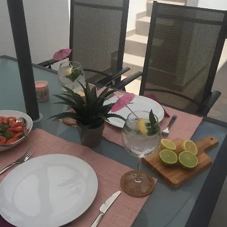 Private House 3 Bedrooms With Garden And Terrace - Сasa de vacaciones *